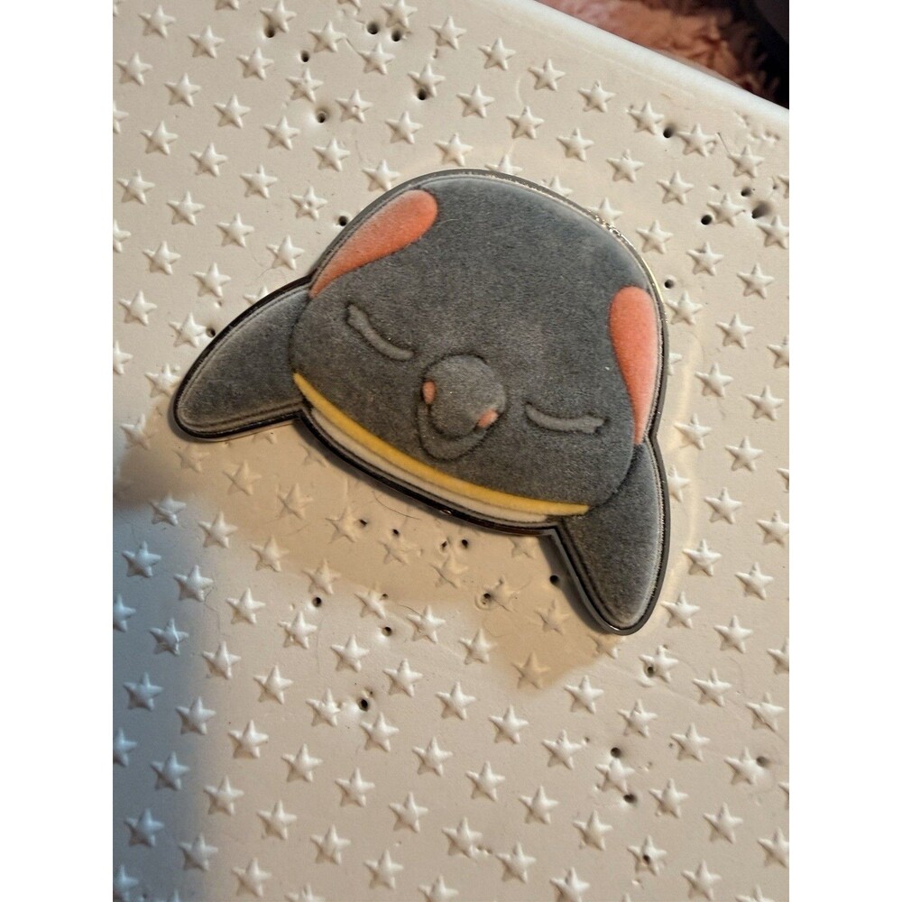SeaWorld Pin Trading Flocked Snuggle Sleeper Orca Whale Trading Pin Fuzz